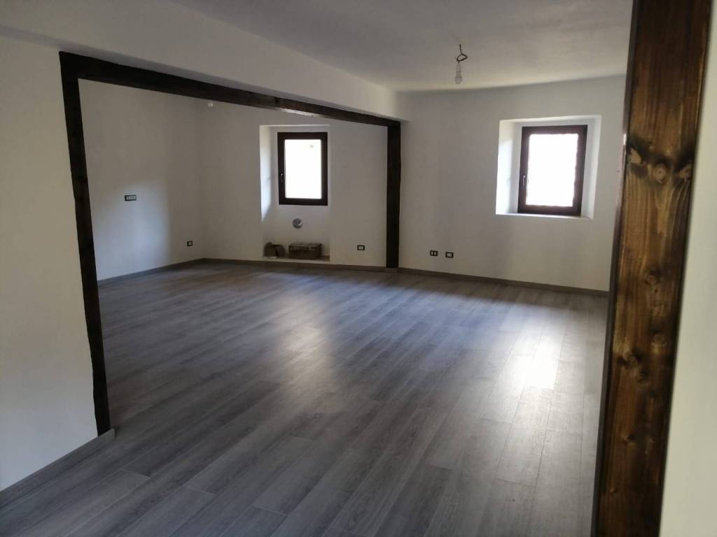 Appartamento a Cuvio in piazza IV novembre - Foto 2
