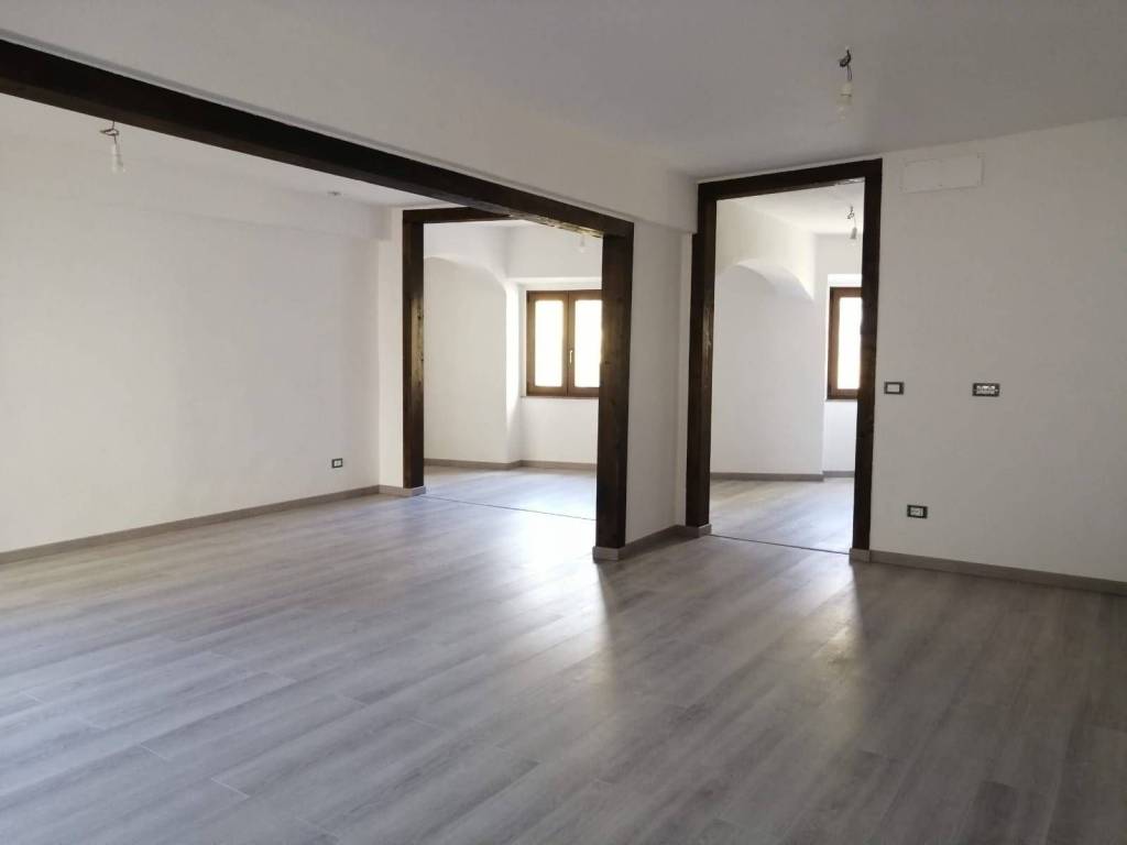 Appartamento a Cuvio in piazza IV novembre - Foto 3
