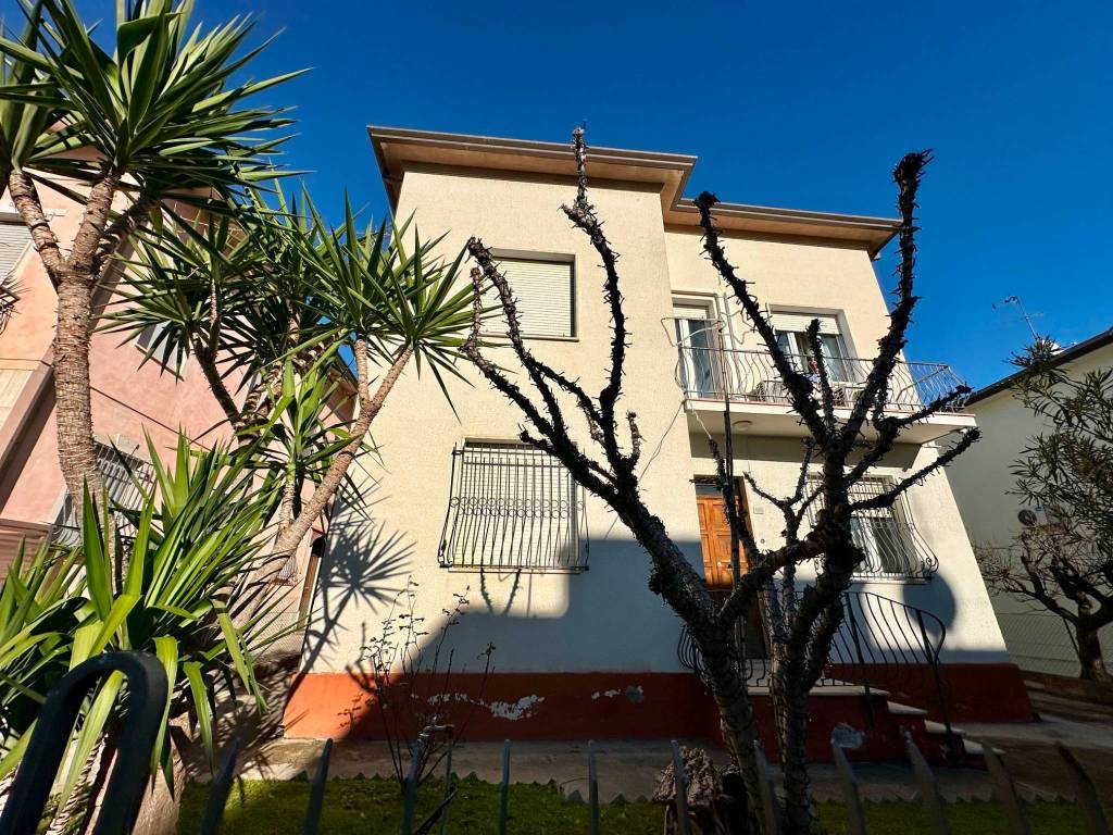 Casa indipendente a Civitanova marche in Via Civitanova, 109 - Foto 4