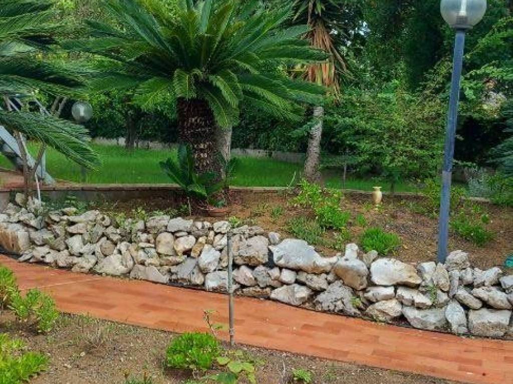 Villa a Terracina in Via Colle la Guardia - Foto 2