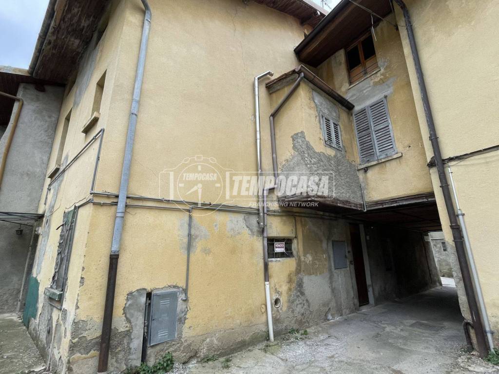 Casa indipendente a Colle brianza in Via Piave 1/P. 4 NOV 8 - Foto 2