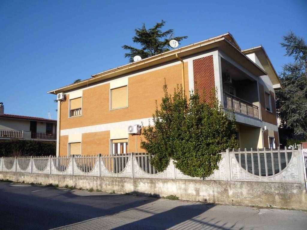 Appartamento a Frosinone in Via dei Monti Lepini, 112 - Foto 4