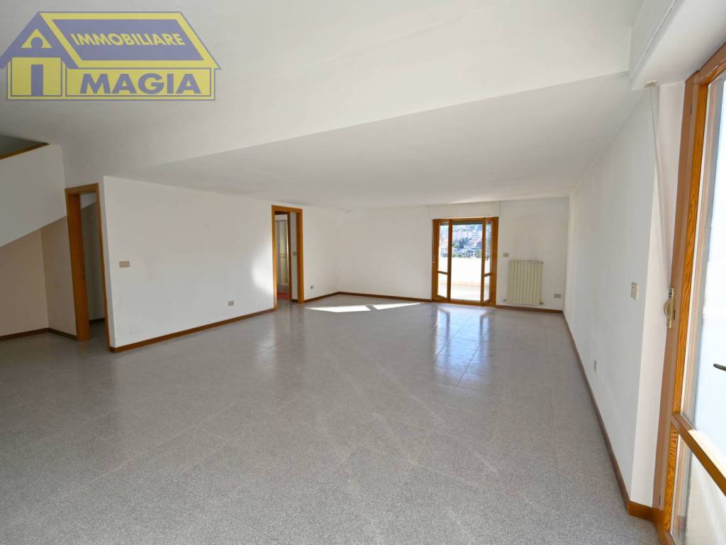 Villa a Folignano in Via Costantino Rozzi - Foto 2