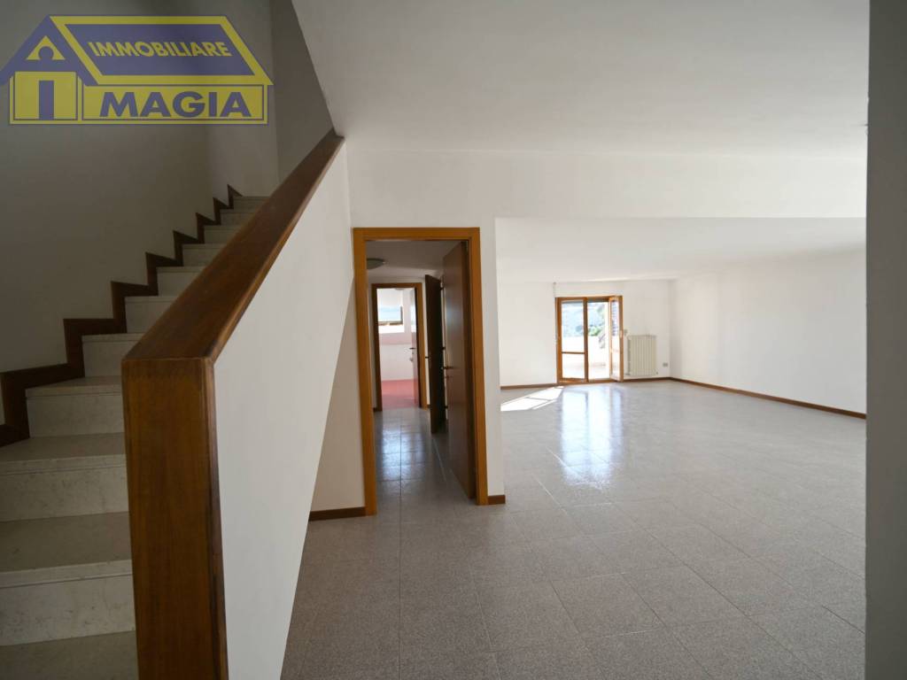 Villa a Folignano in Via Costantino Rozzi - Foto 4
