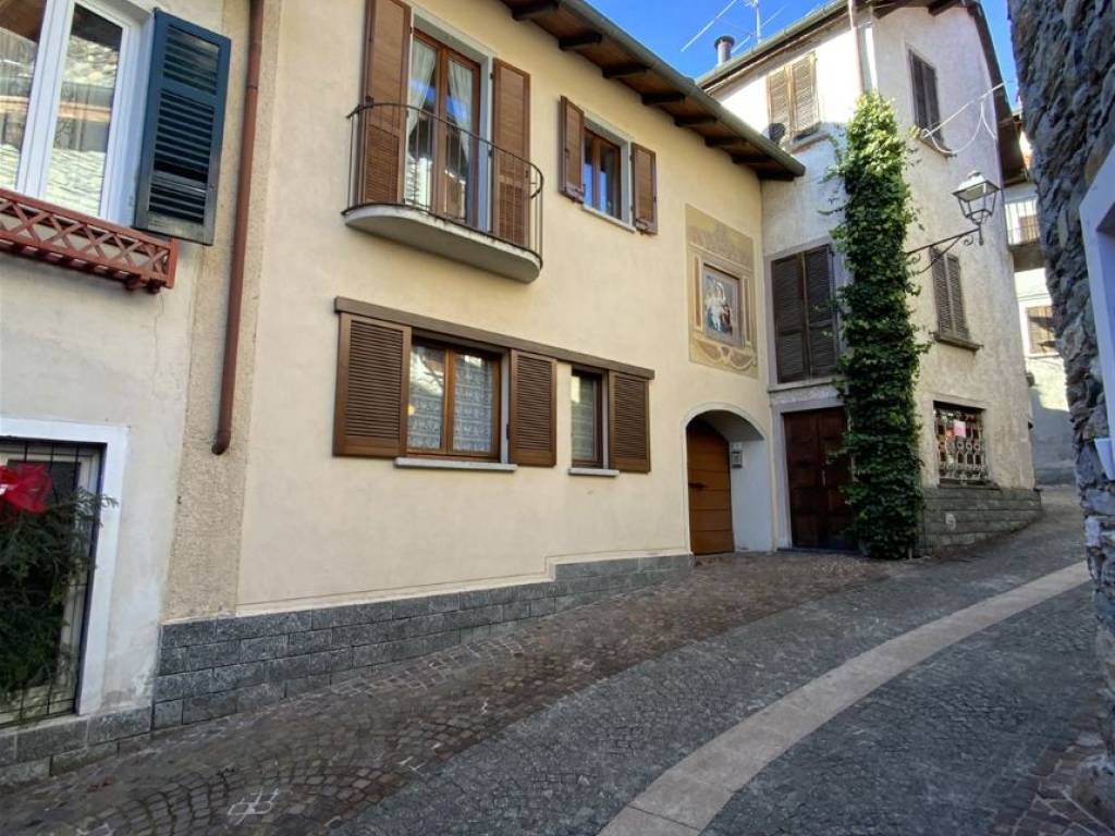 Appartamento a Gignese in Via Gioacchino De Filippis, 5 - Foto 2