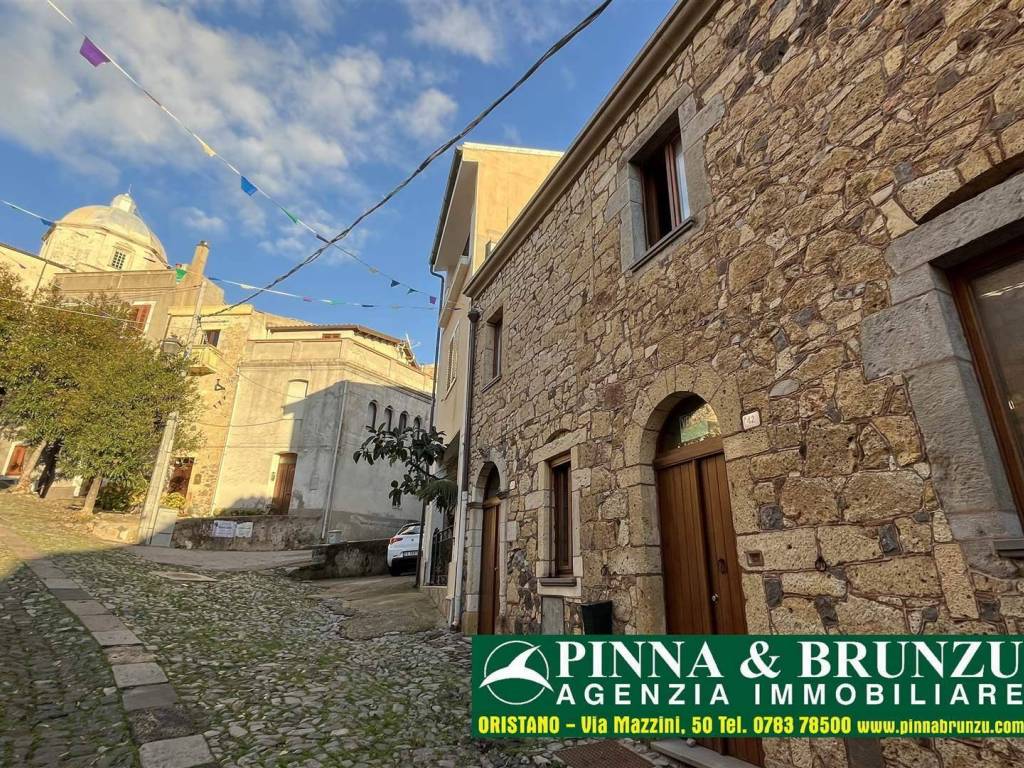 Villetta a schiera a Cuglieri in Via Basilica, 42 - Foto 2