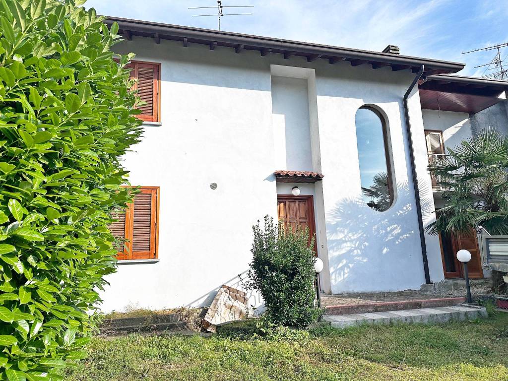 Villa a Castelletto sopra ticino in Via Trieste - Foto 2