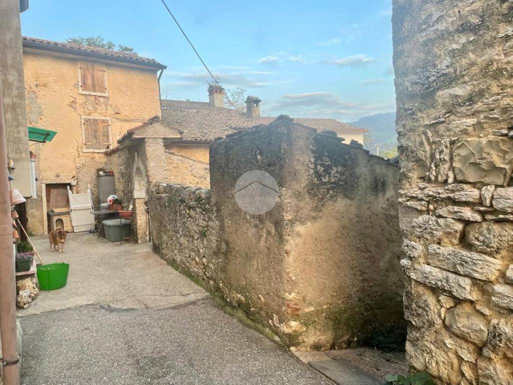 Rustico / casale a Caprino veronese in Località Braga - Foto 3