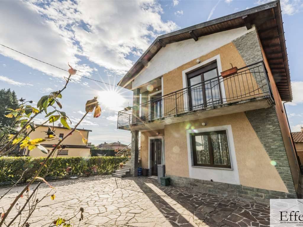 Casa indipendente a Brebbia in Via Puccini, 4 - Foto 2