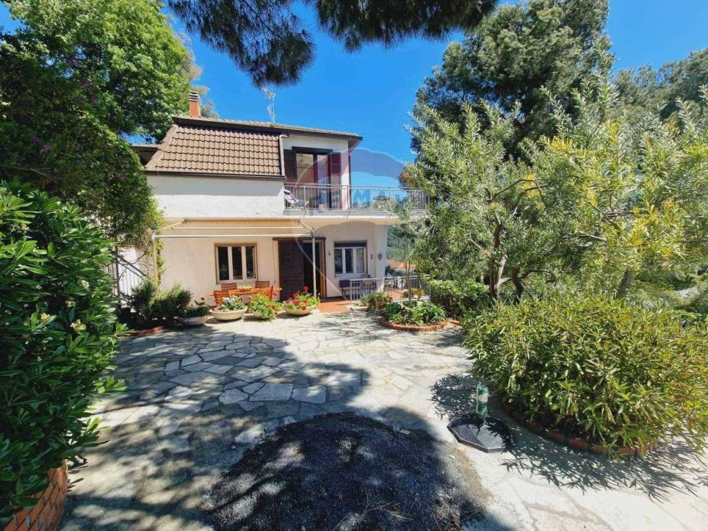 Villa a Andora in Via San Damiano, 42 - Foto 2