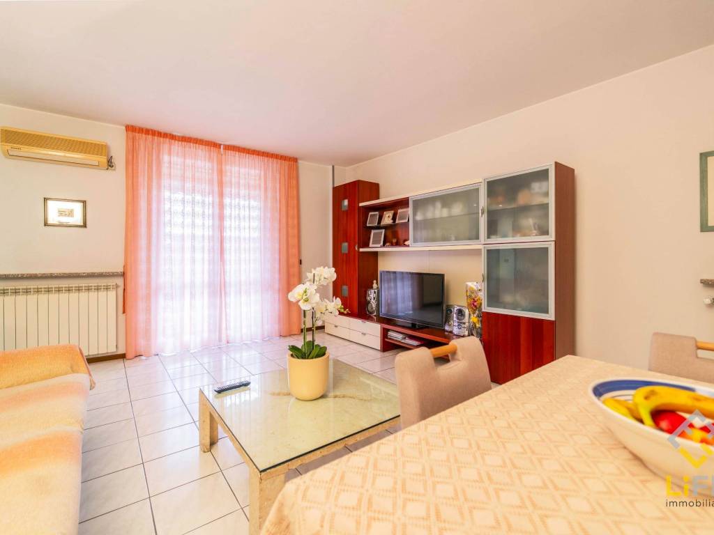 Appartamento a Galliate in Viale Dante Alighieri, 58 - Foto 4