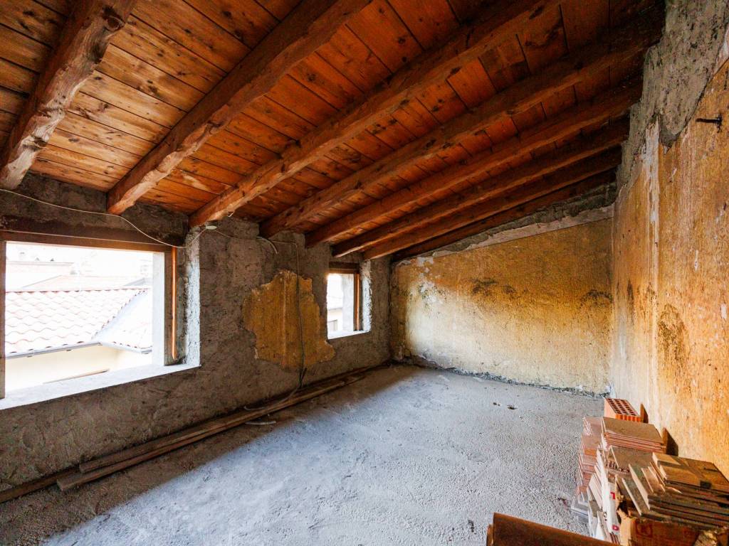 Casa indipendente a Vertova in Via San Lorenzo, 33 - Foto 2