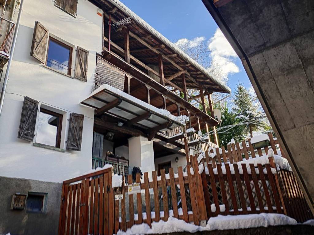 Casa indipendente a Varallo in Via Centro, 11 - Foto 2