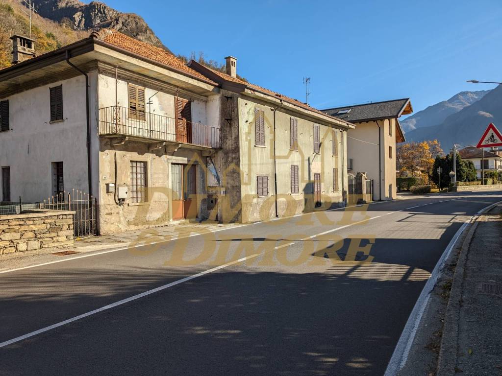 Villa a Vogogna in via Nazionale, 41 - Foto 2