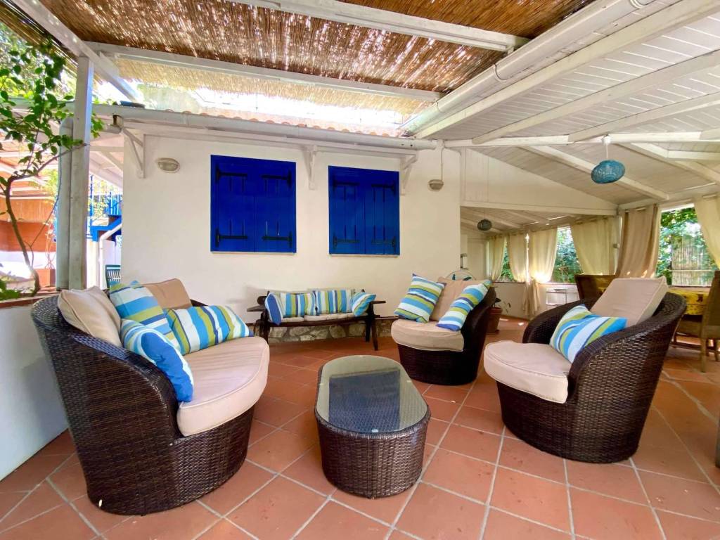 Villa a Sabaudia in Strada Lungomare Pontino, 12870 - Foto 2