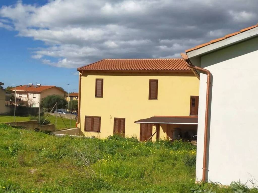 Palazzo / stabile a Bauladu - Foto 2