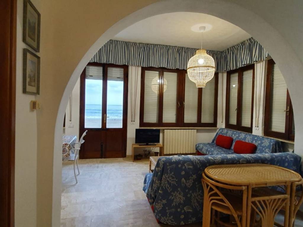 Appartamento a Follonica in Viale Italia, 151 - Foto 3