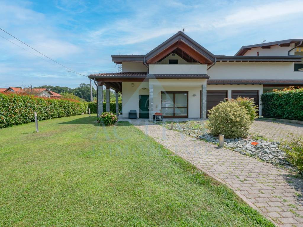 Villa a Gorla minore in Via Alessandro Manzoni, 128 - Foto 2