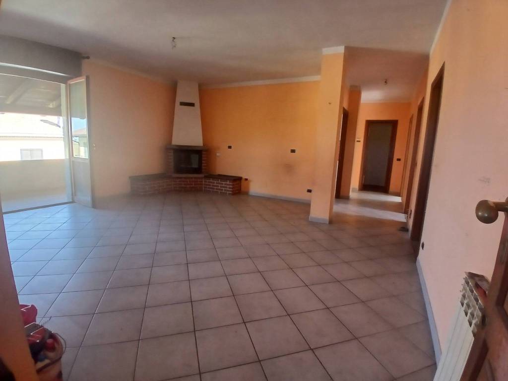 Casa indipendente a Tronzano vercellese in Via Bolzano - Foto 2