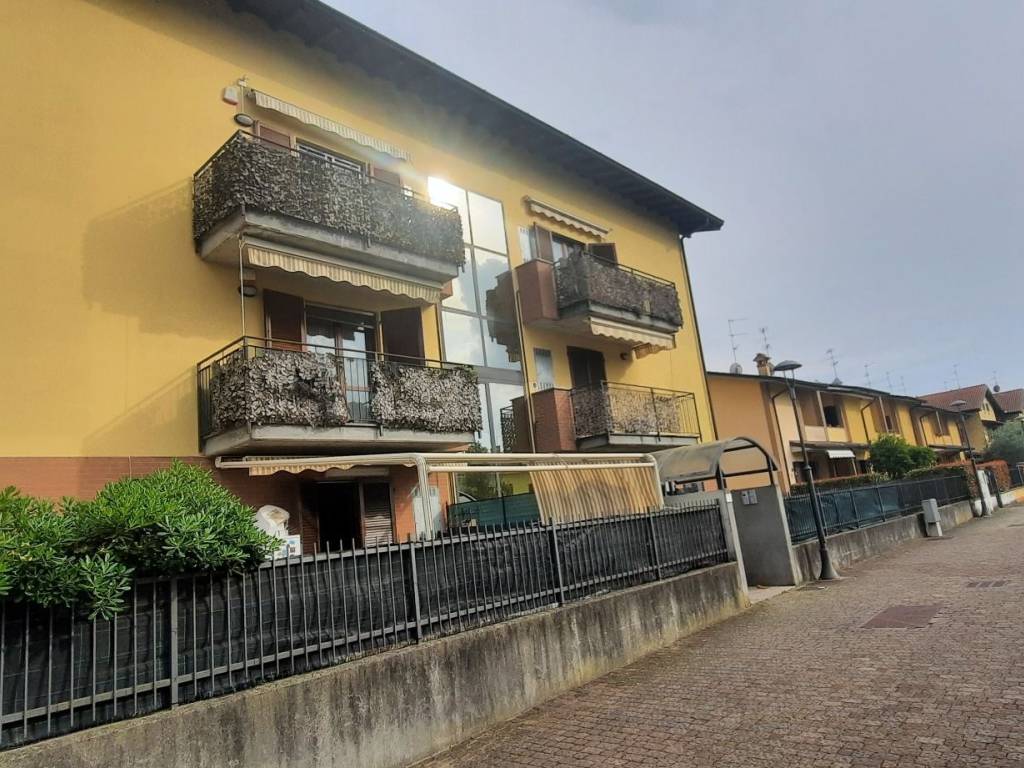 Appartamento a Zelo buon persico in Piazza Tino Bruschi, 1 - Foto 2