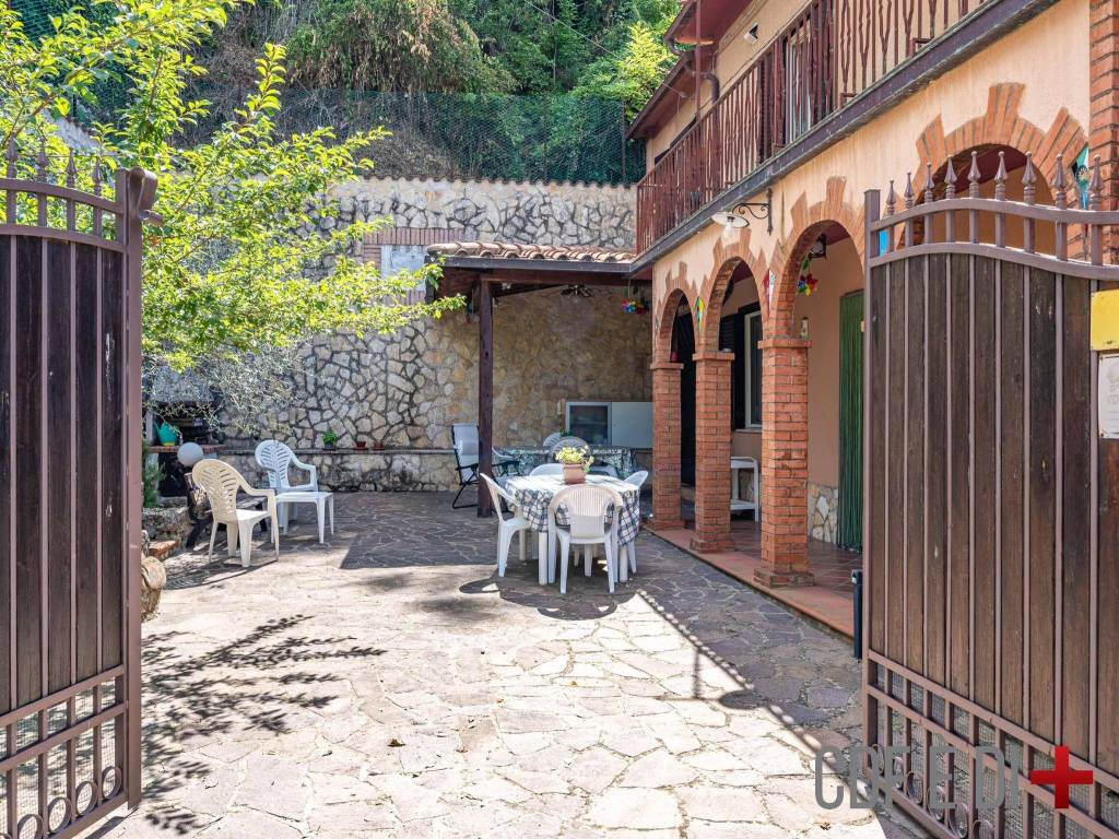 Villa a Monteleone sabino in Via Roma - Foto 3