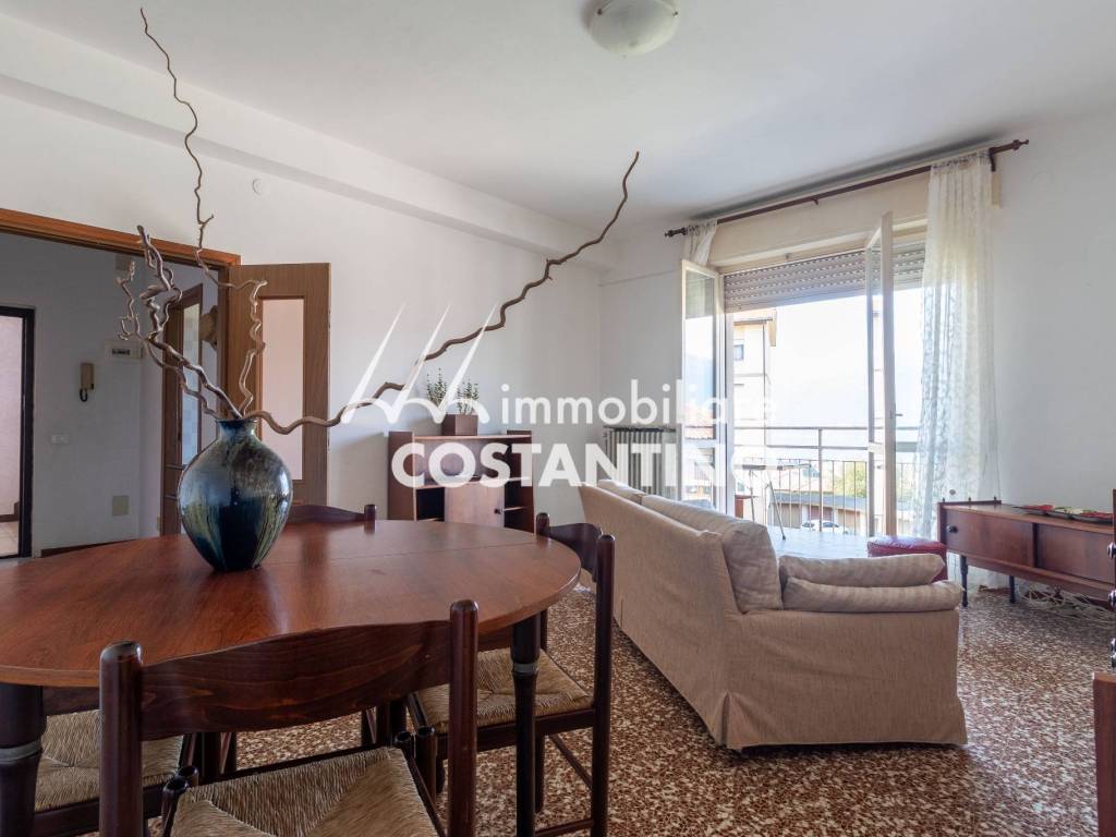 Appartamento a Luino in Via Cervinia - Foto 4
