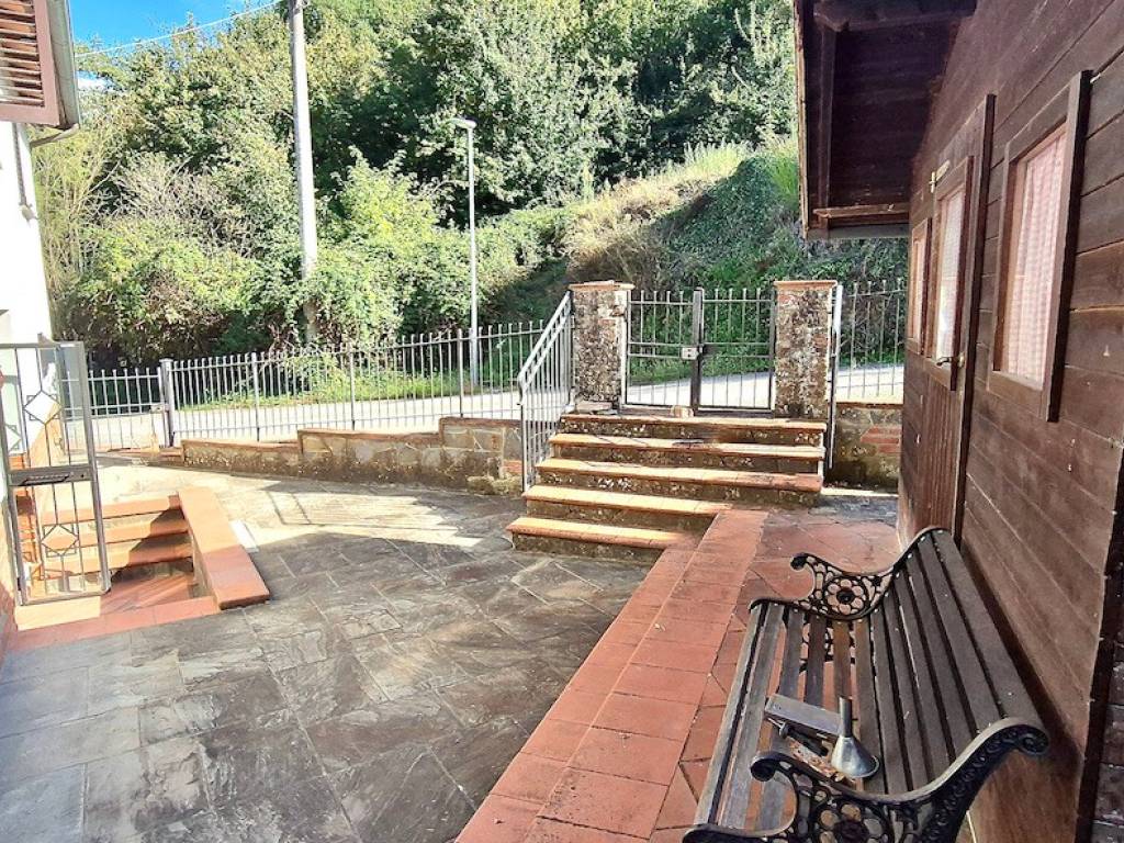 Villa a Montevarchi in Via Arno - Foto 4