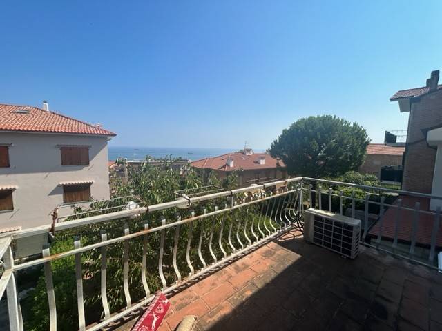 Appartamento a Falconara marittima in Via Andrea Costa - Foto 3