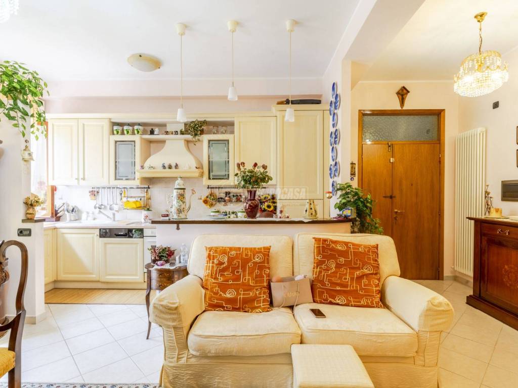 Appartamento a Civitanova marche in Via Castelfidardo 64 - Foto 2