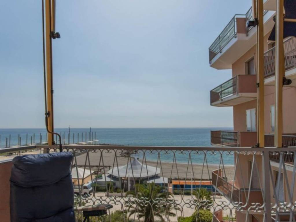 Appartamento a Borghetto santo spirito in Lungomare Matteotti, 33 - Foto 2