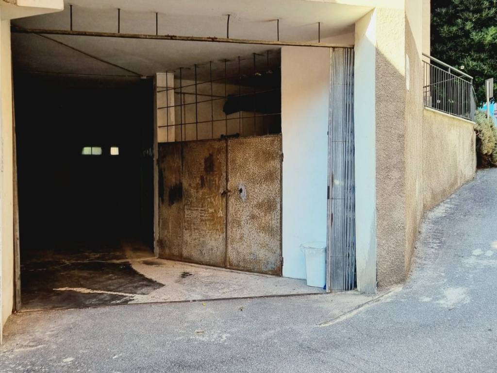 Box / garage a Spotorno in Via Laiolo, 10 - Foto 2