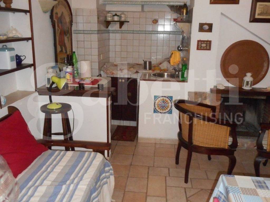 Appartamento a Gaeta in VICO 6 PIAZZA DELLE SIRENE, 4 - Foto 5