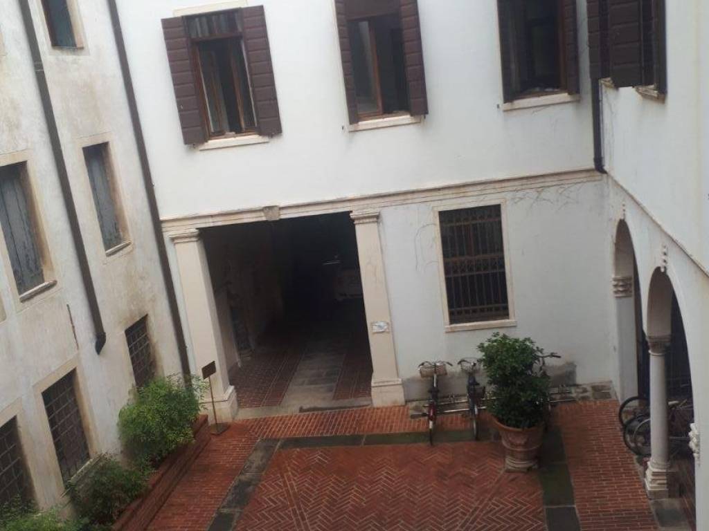 Appartamento a Padova in Via Altinate - Foto 3