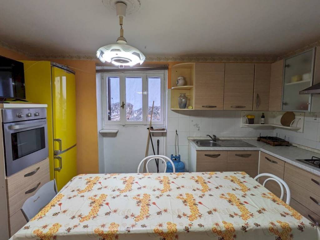 Casa indipendente a Roccamandolfi in Via San Sebastiano, 3 - Foto 2