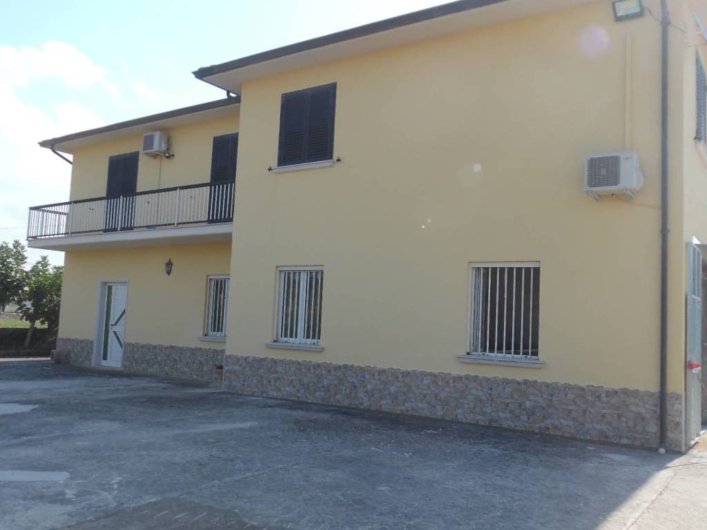 Villa a Sant'angelo dei lombardi in Contrada Piano Mattino - Foto 4