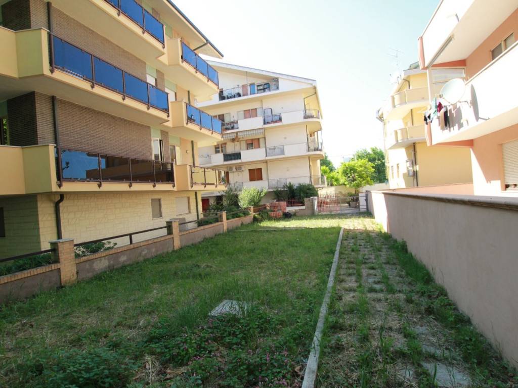 Box / garage a Francavilla al mare in Piazza Tirreno - Foto 4