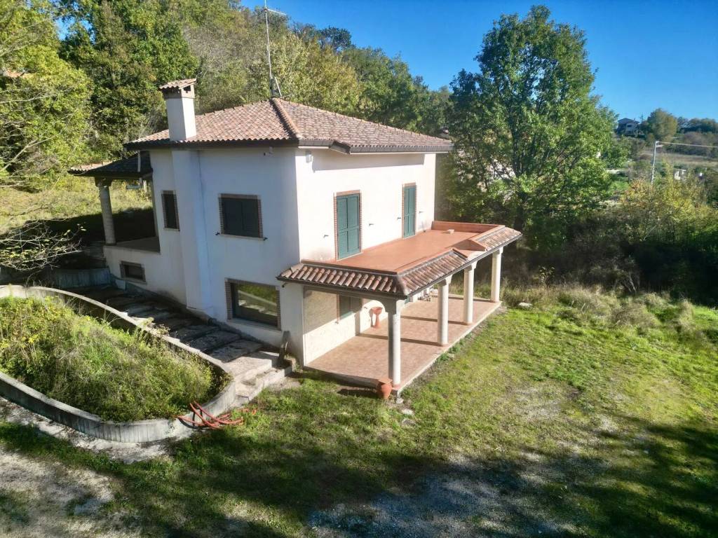 Villa a Campobasso in Via Coste D'Oratino S.N.C. - Foto 2