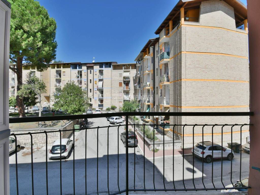 Appartamento a Ascoli piceno in Largo Gaspare Spontini 5 - Foto 3