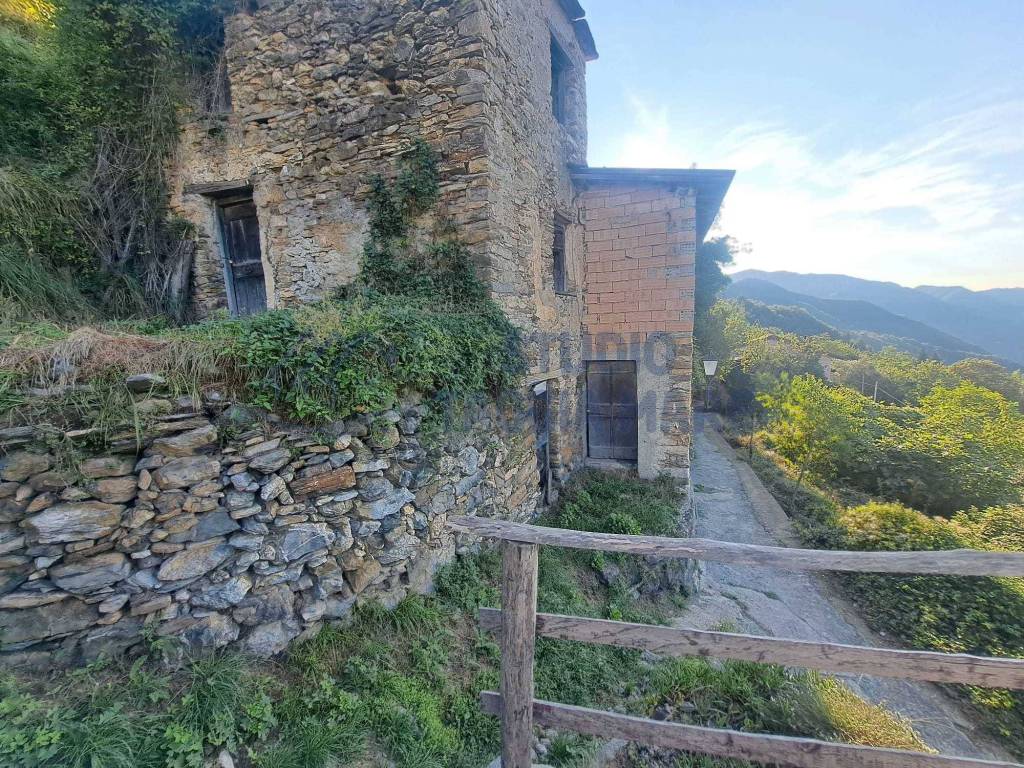 Rustico / casale a Molini di triora in Via IV Novembre - Foto 3