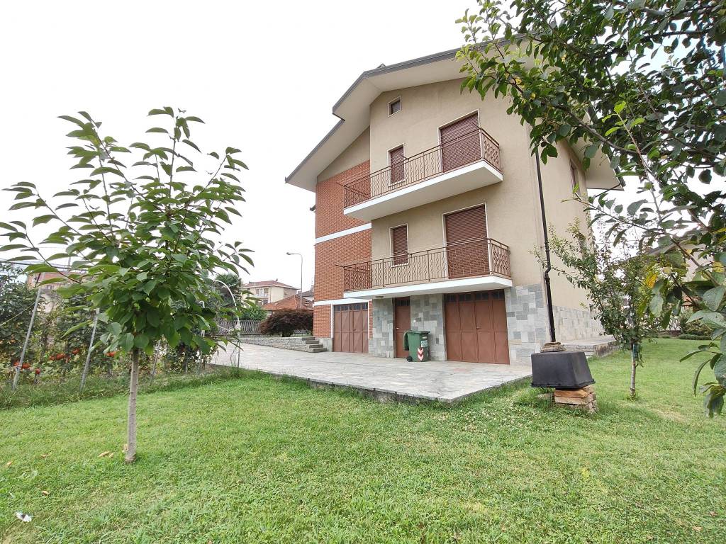 Villa a Racconigi in Via Giuseppe Romita, 4 - Foto 2