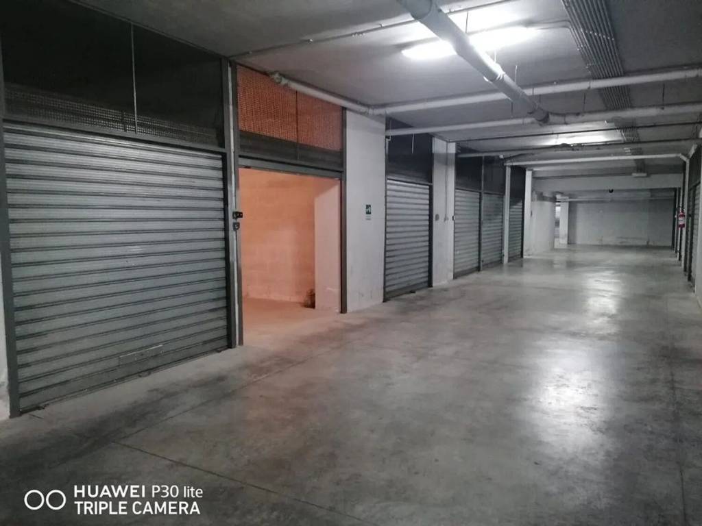 Box / garage a Foggia in Viale Manfredi, 11 - Foto 2