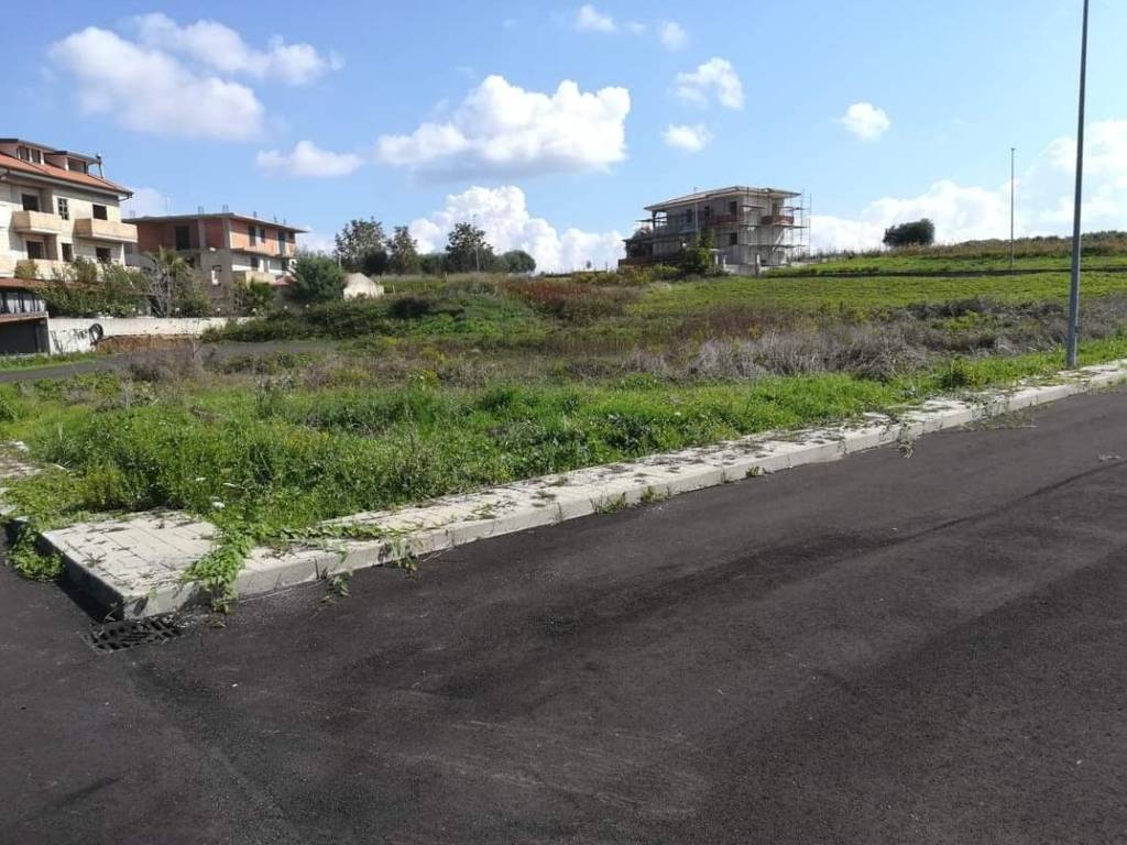 Terreno a Ionadi in Via Salvatore Quasimodo, 29 - Foto 2