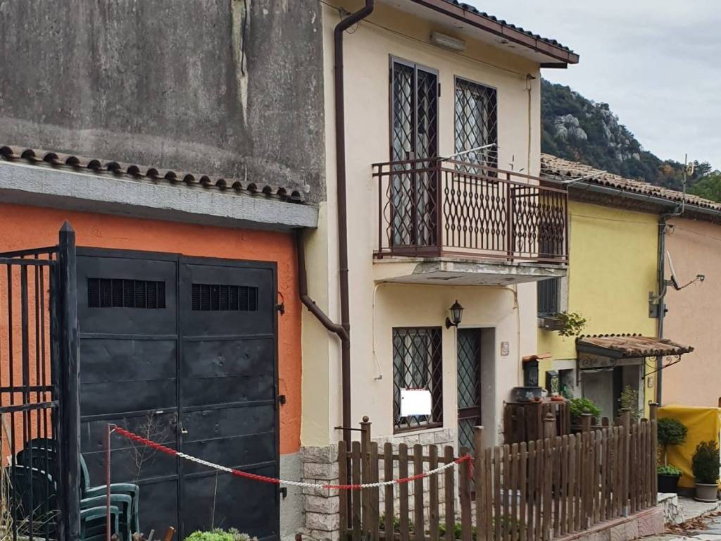 Appartamento a Pizzone in Via di Luzio - Foto 2