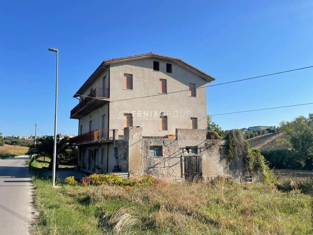 Villa a Ancarano in CONTRADA CASETTE, 81 - Foto 4