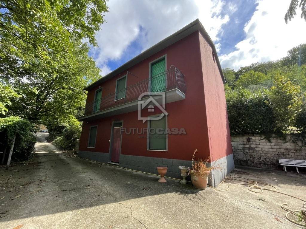 Casa indipendente a Ariano irpino in Contrada Cupamorte - Foto 2