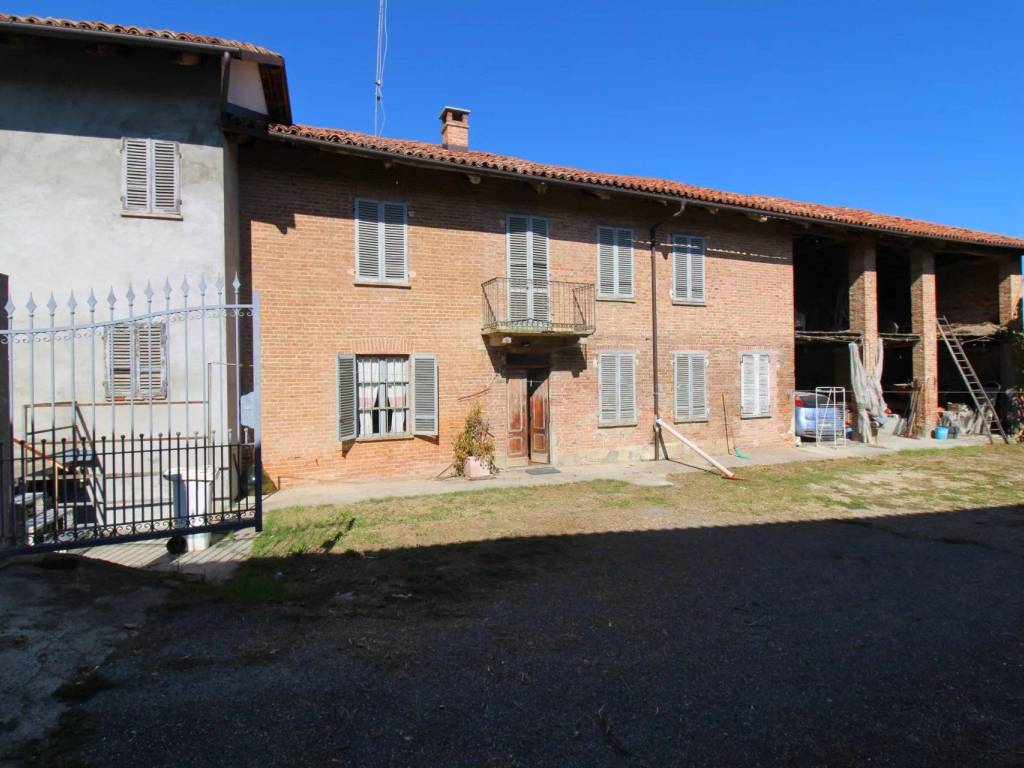 Casa indipendente a Govone in Via Craviano - Foto 2