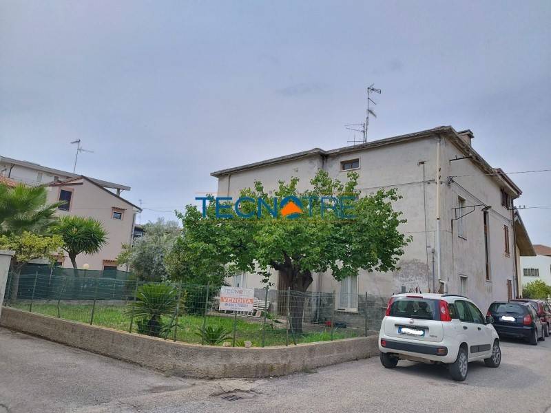 Casa indipendente a Martinsicuro in Via Giosuè Carducci, 26 - Foto 2