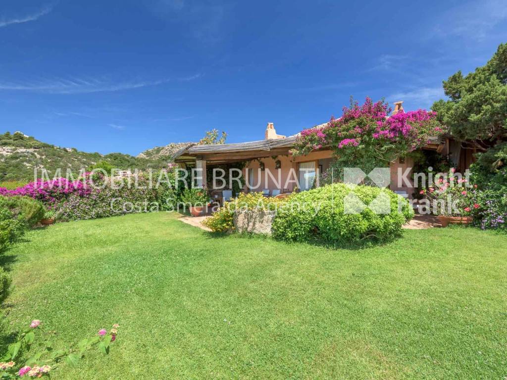 Villa a Arzachena in Via dei Ginepri - Foto 2