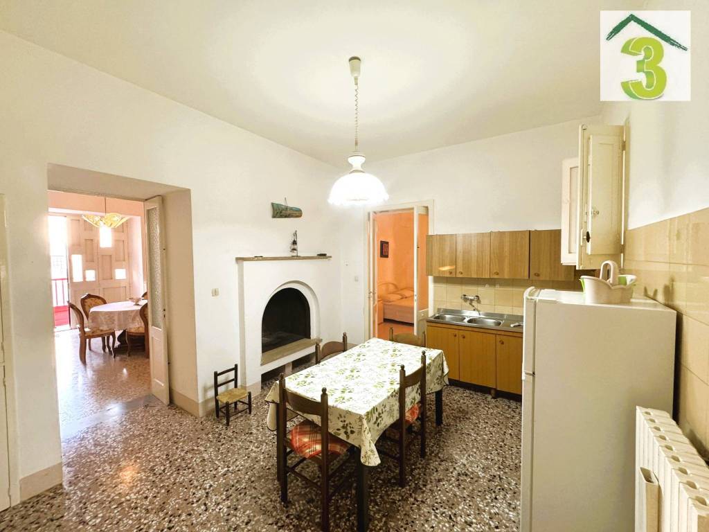 Casa indipendente a Gagliano del capo in Via Francesco Petrarca, 14 - Foto 4