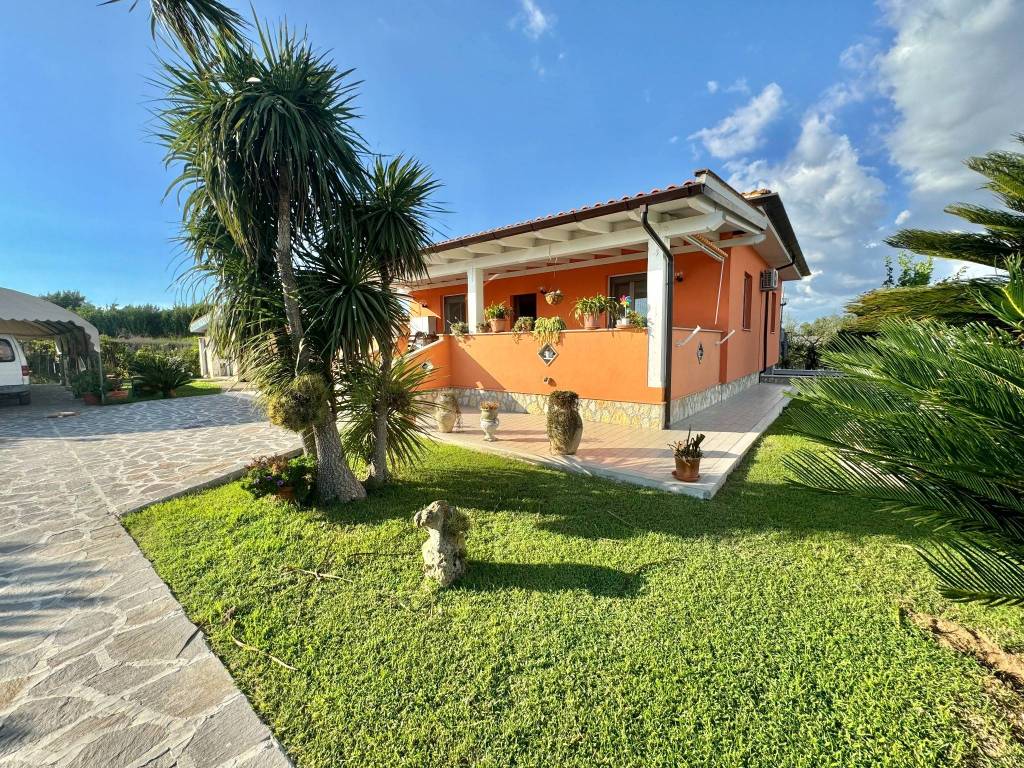 Villa a Terracina in Strada Regionale Pontina - Foto 3